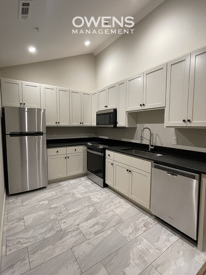 120 N Main St #B - Photo 7 of 11