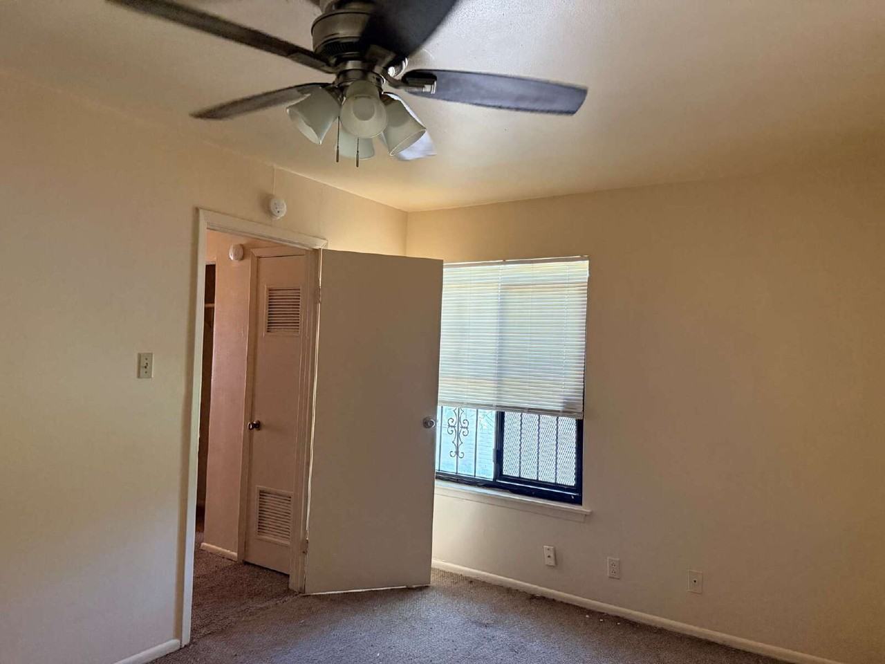 606 Morningview Dr - Photo 5 of 9