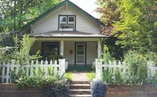 featured image of 2156 Harris St
