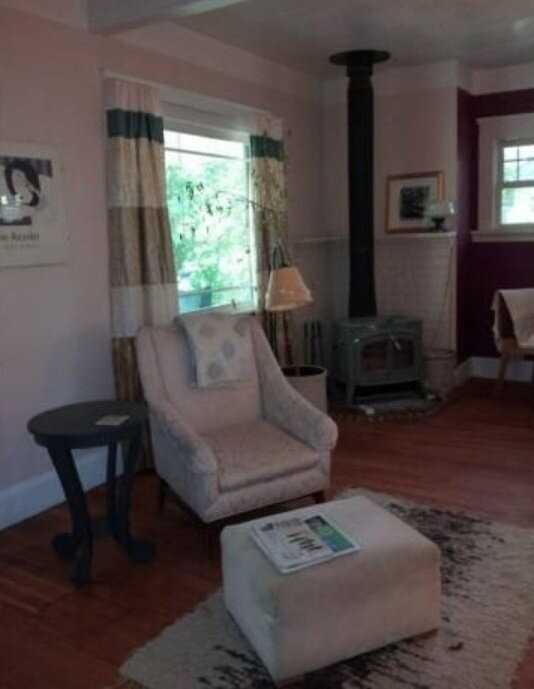 2156 Harris St - Photo 3 of 10