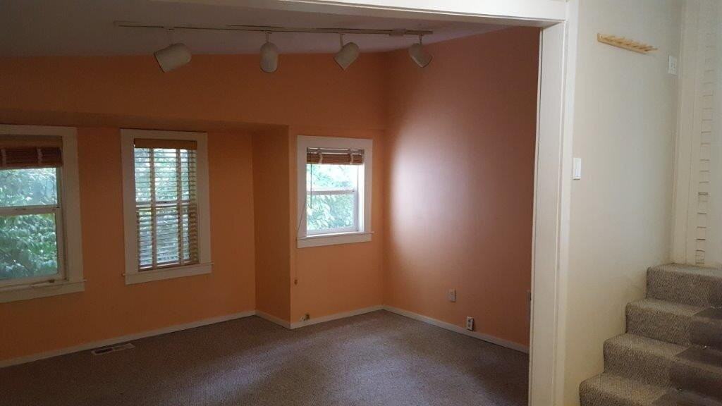 2156 Harris St - Photo 7 of 10