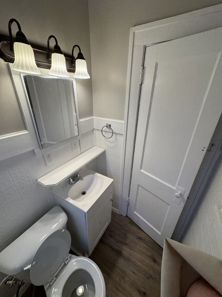 1535 N Holyoke Ave - Photo 7 of 11