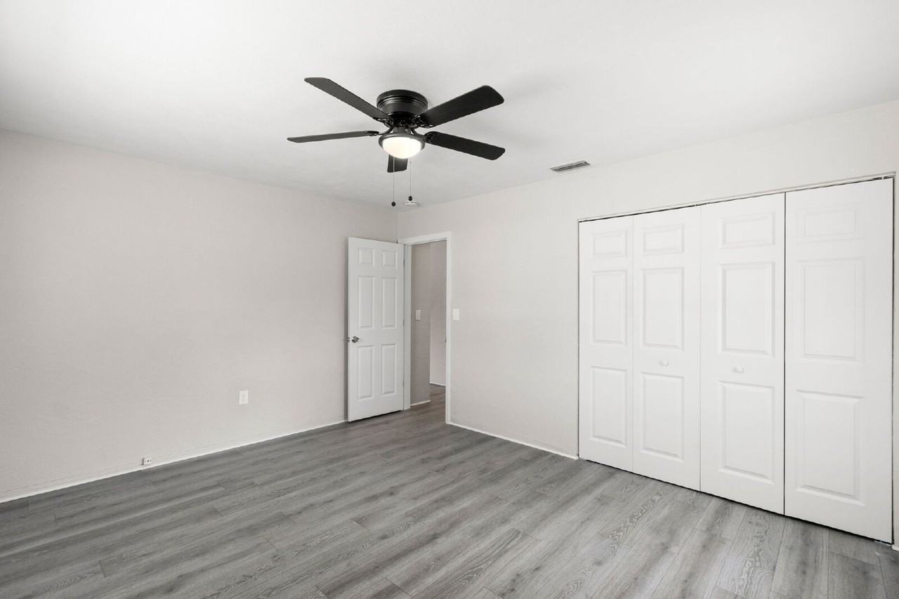 5546 5th St S - Photo 5 of 28