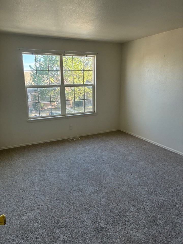 1225 S Zeno Cir - Photo 5 of 15
