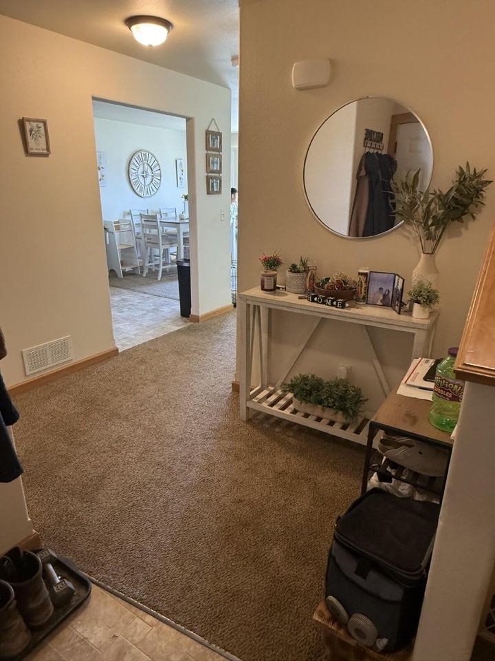 360 Adeline Dr - Photo 6 of 20