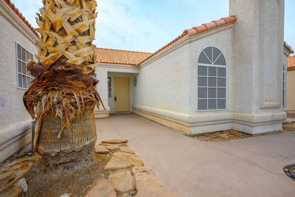 2015 Akamine Ave - Photo 4 of 28