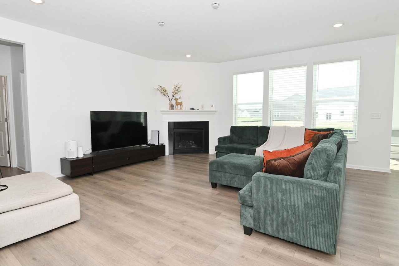 7348 Deerberg Dr - Photo 5 of 50