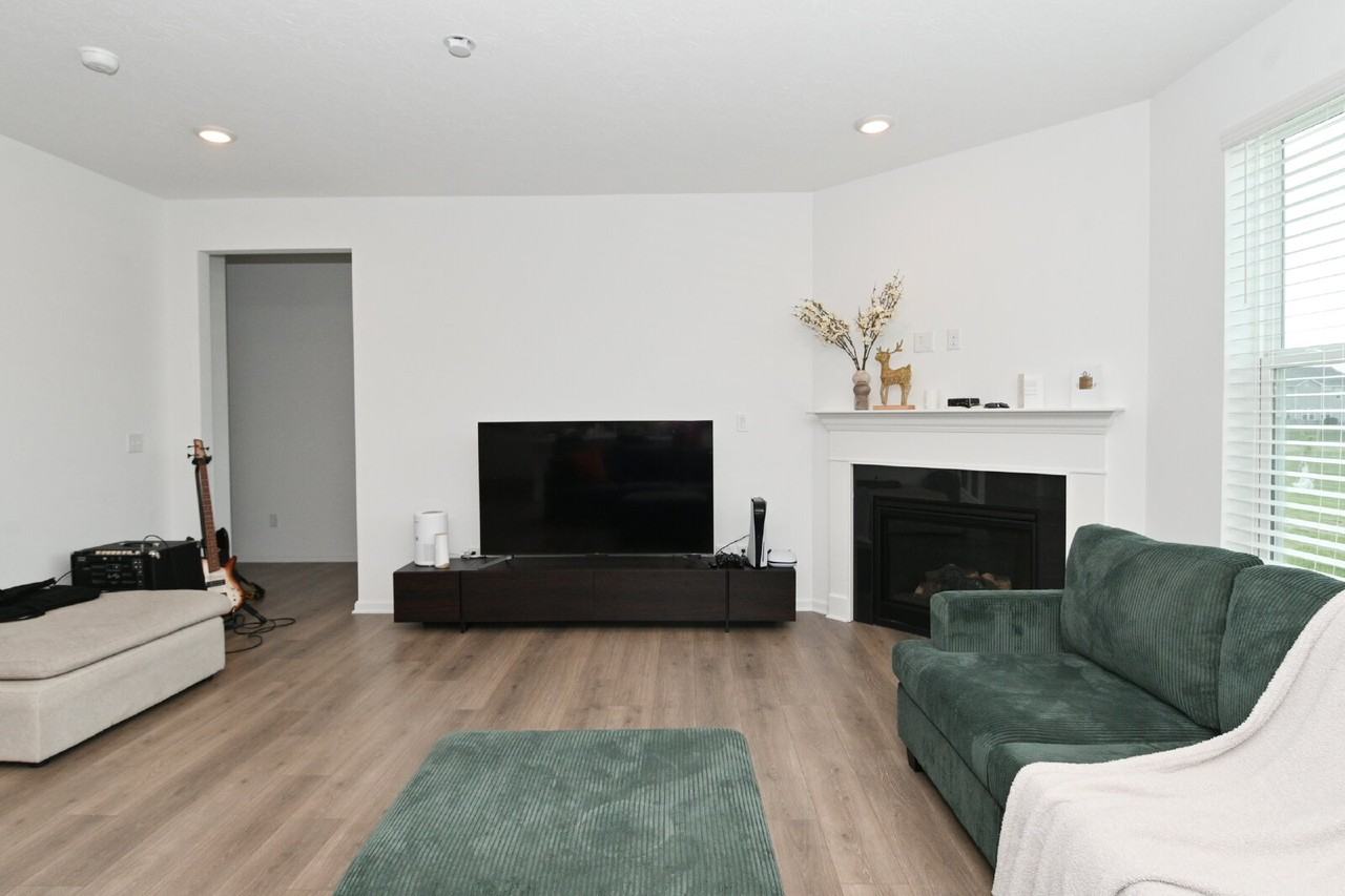 7348 Deerberg Dr - Photo 6 of 50