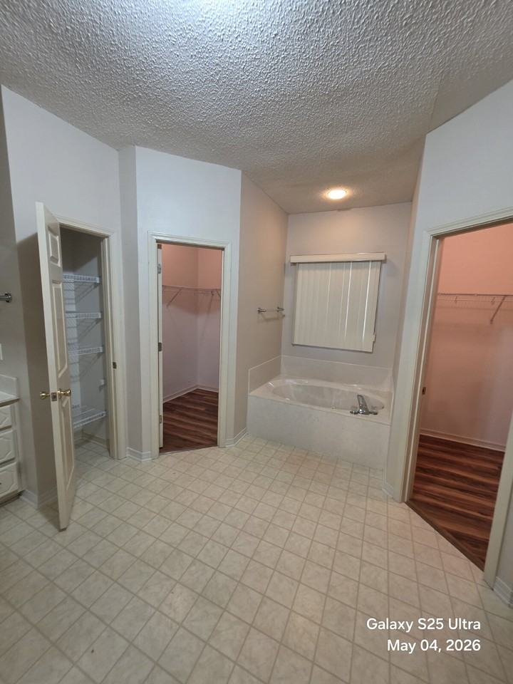 4608 Scarlet Dr E - Photo 6 of 13
