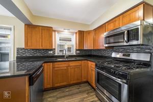 featured image of 11233 S Whipple St