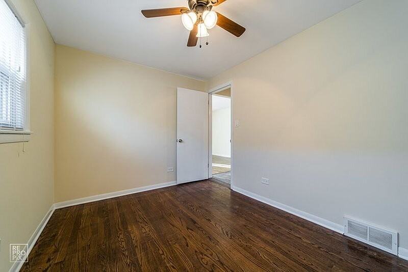 11233 S Whipple St - Photo 7 of 27