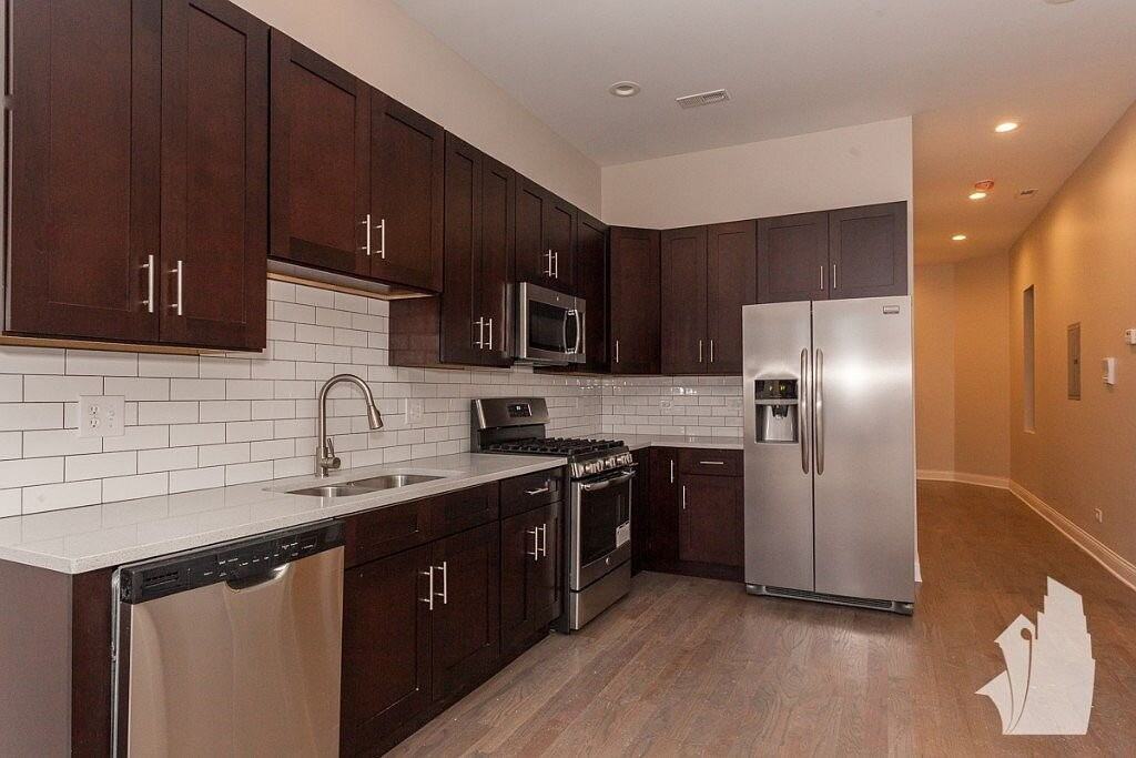 1947 W Chicago Ave #2F - Photo 5 of 9