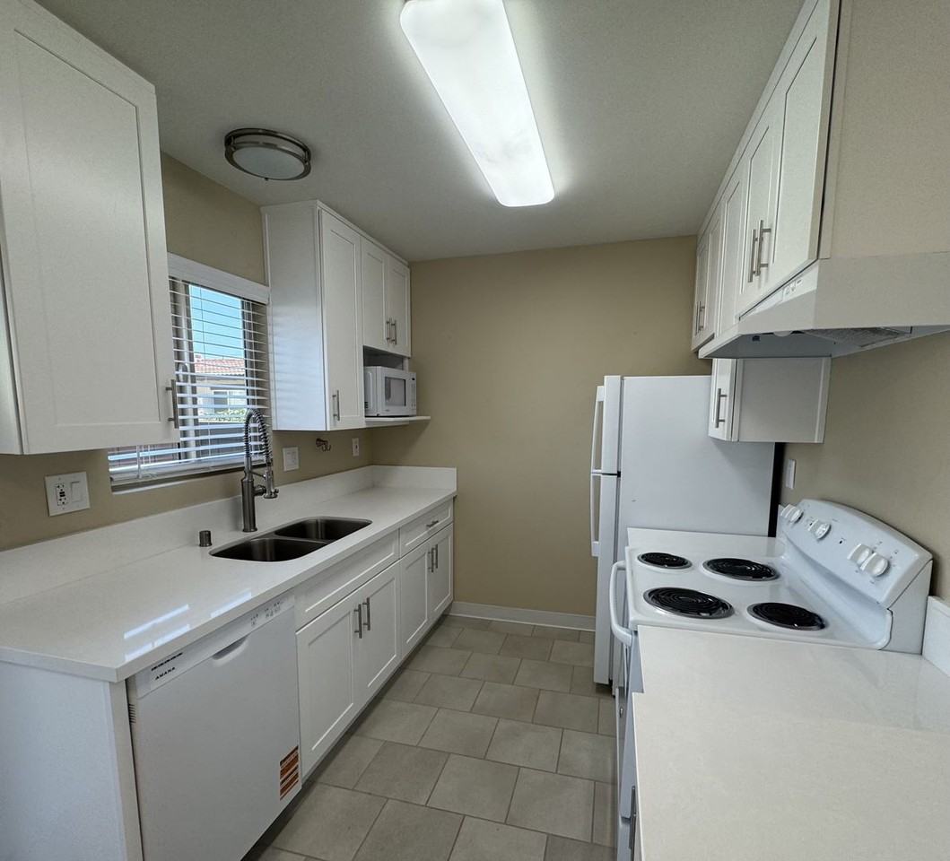 Portofino Apartments - Photo 2 of 12