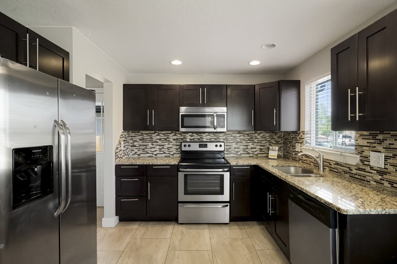 3227 Jasmine St - Photo 5 of 15