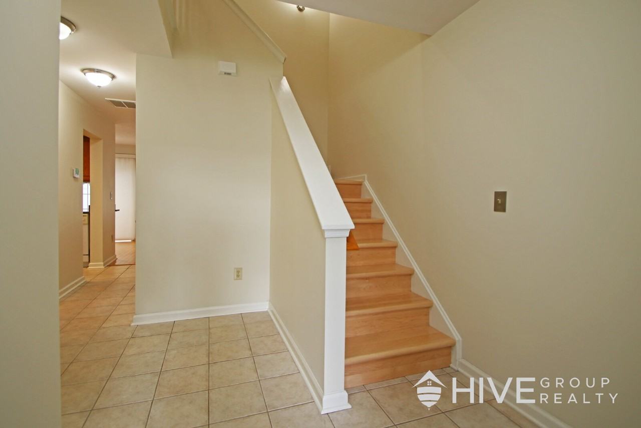 2411 Avonlea Ln - Photo 2 of 22
