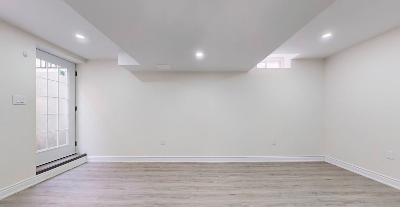 1106 Little Crescent - Photo 7 of 10