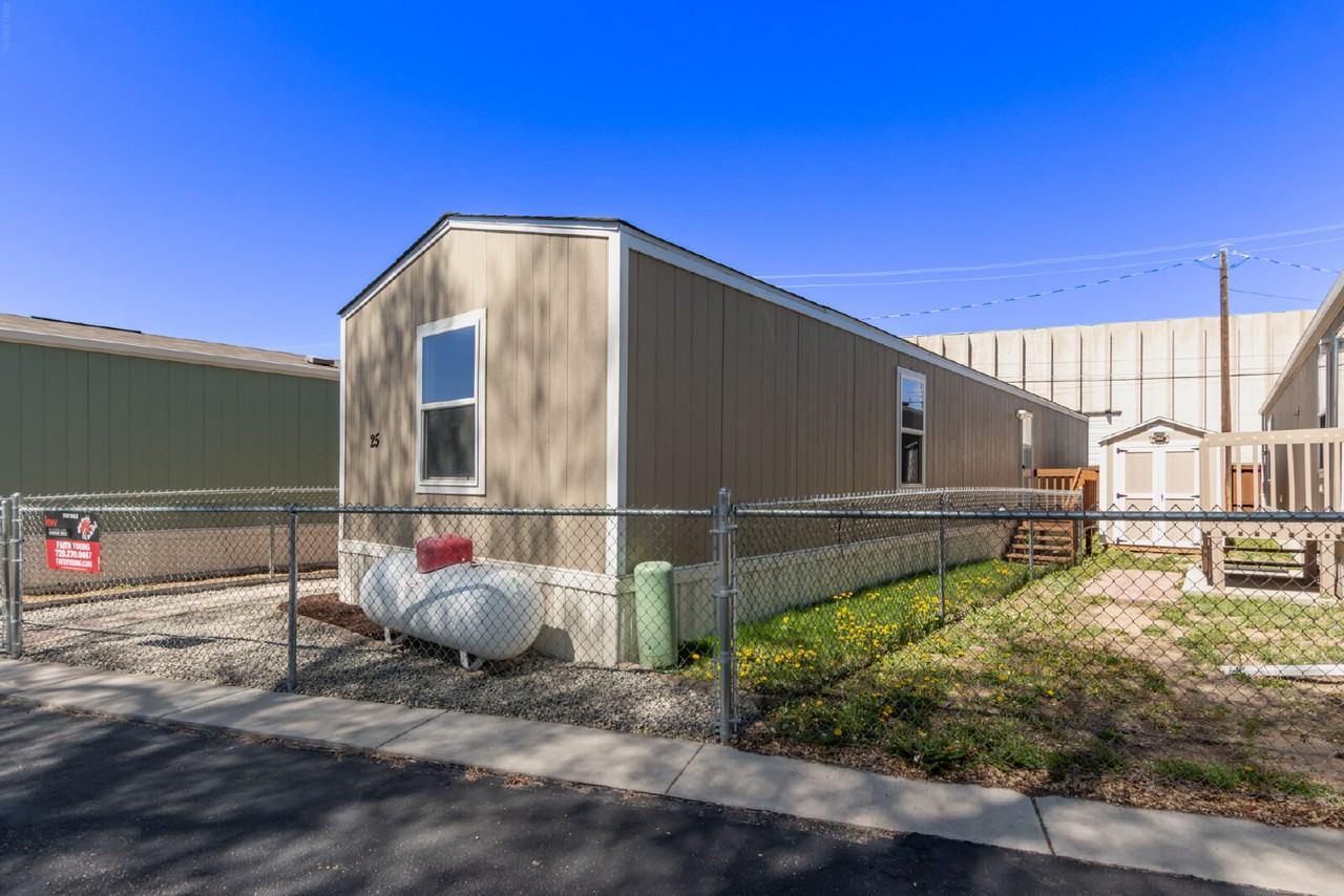 720 4th St - Photo 2 of 17