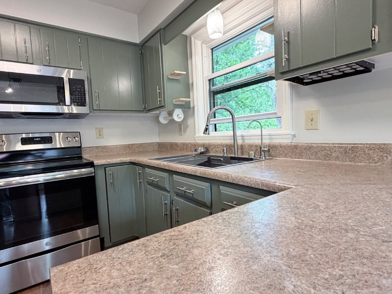 602 Beechwood Lakes Dr - Photo 3 of 50