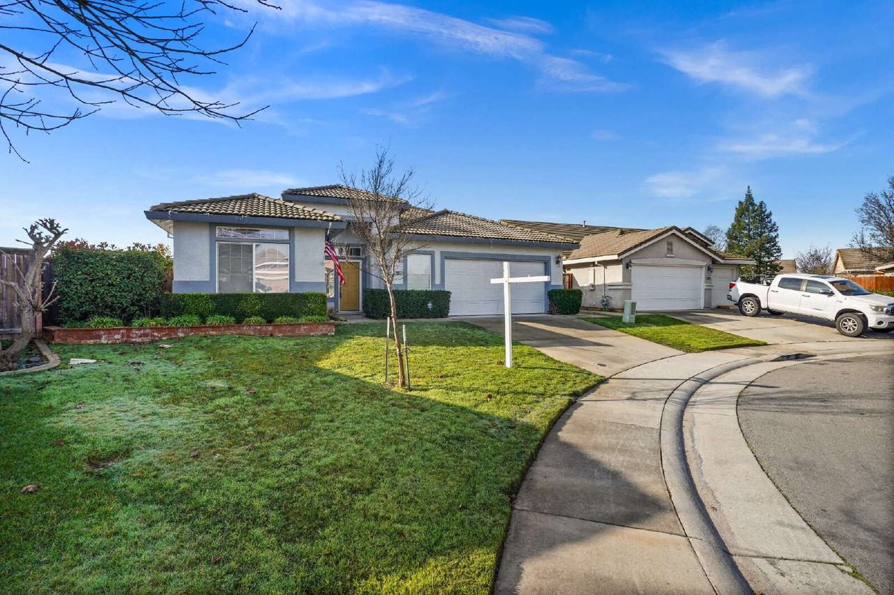 9942 Valderama Way - Photo 2 of 37