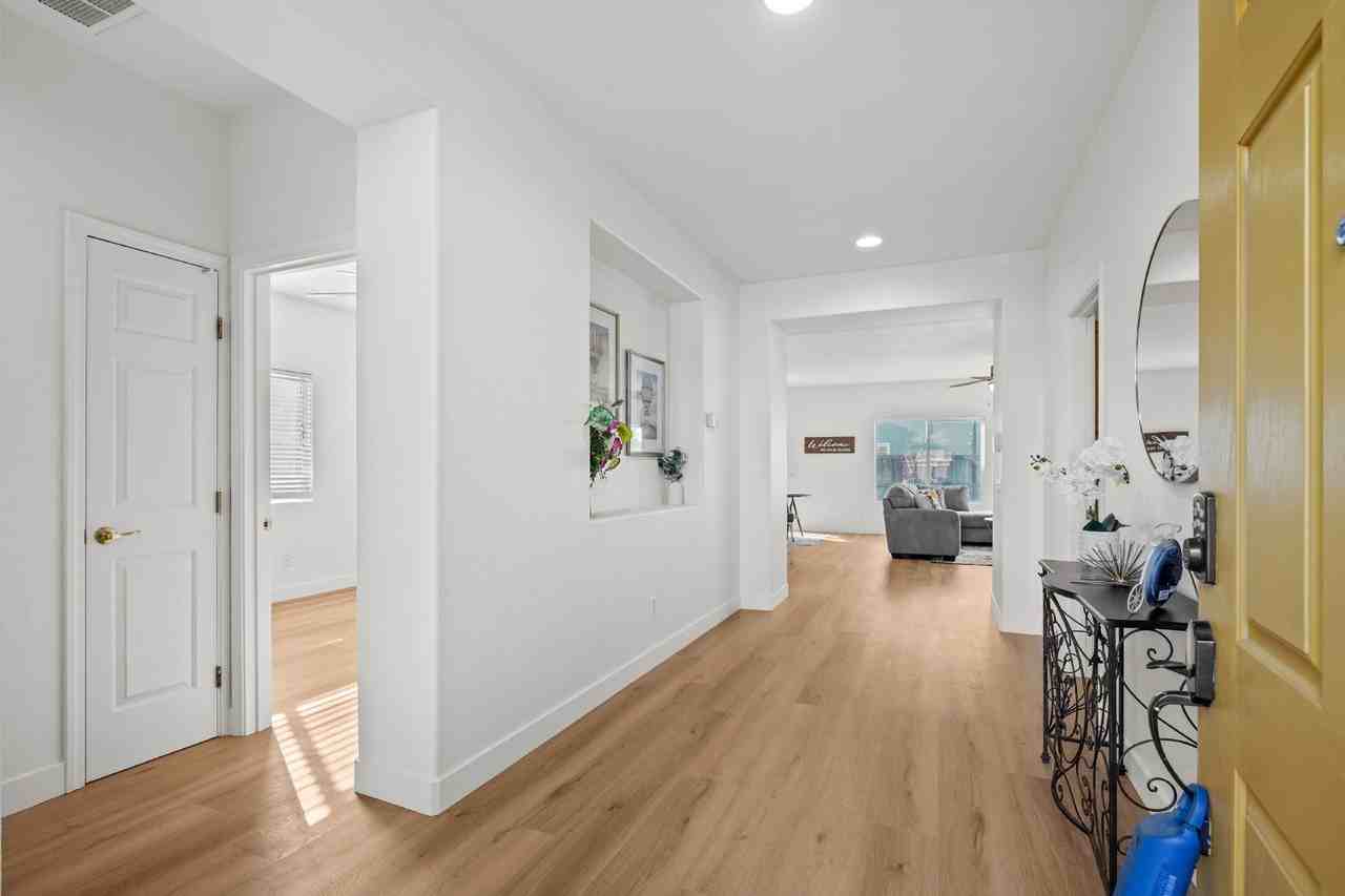 9942 Valderama Way - Photo 6 of 37