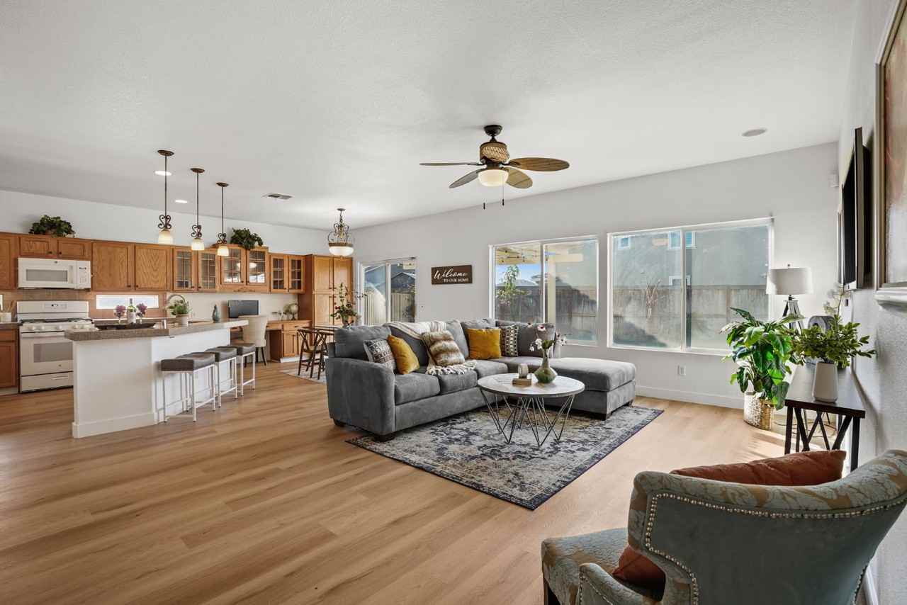 9942 Valderama Way - Photo 7 of 37