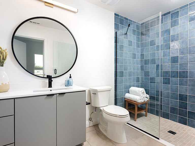 1450 Cloverfield Blvd - Photo 4 of 9