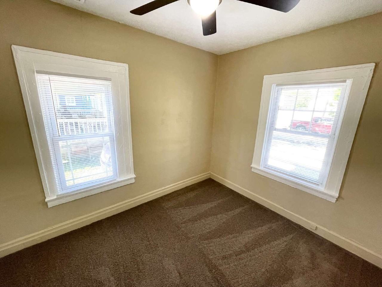 2919 N Denny St - Photo 3 of 6