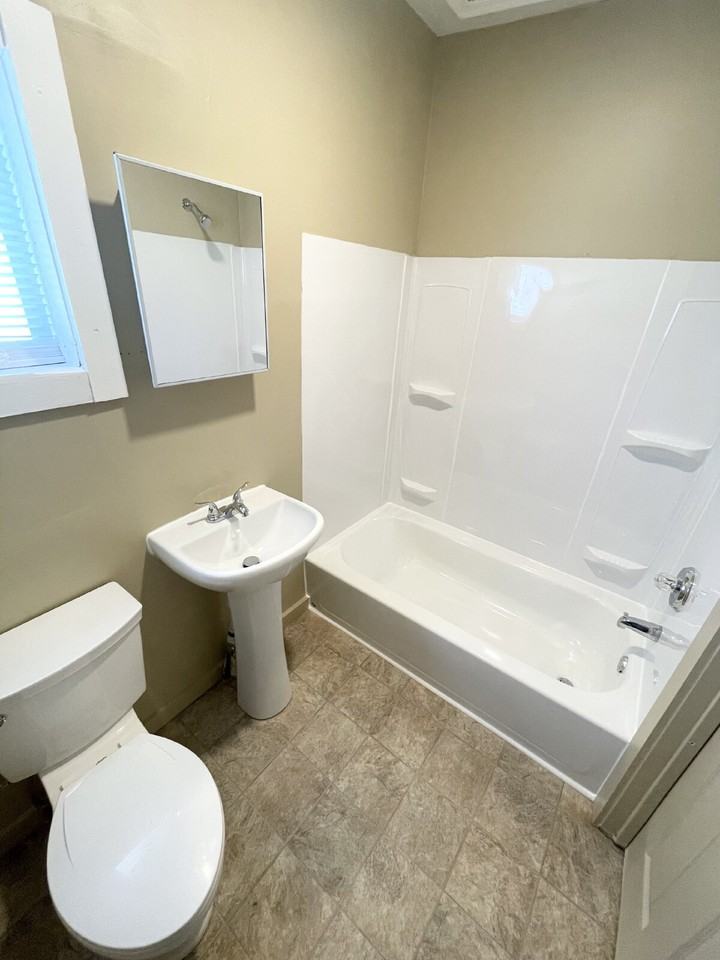 2919 N Denny St - Photo 5 of 6