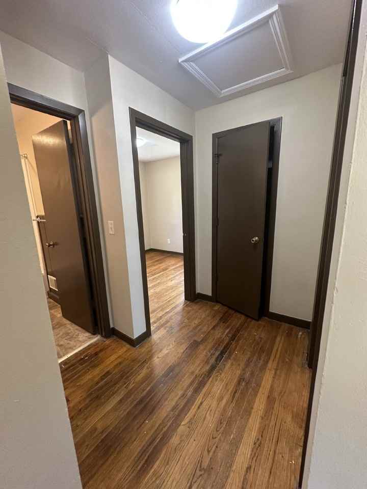 1346 Kenwood Ave - Photo 5 of 13