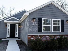 featured image of 426 E 5th St