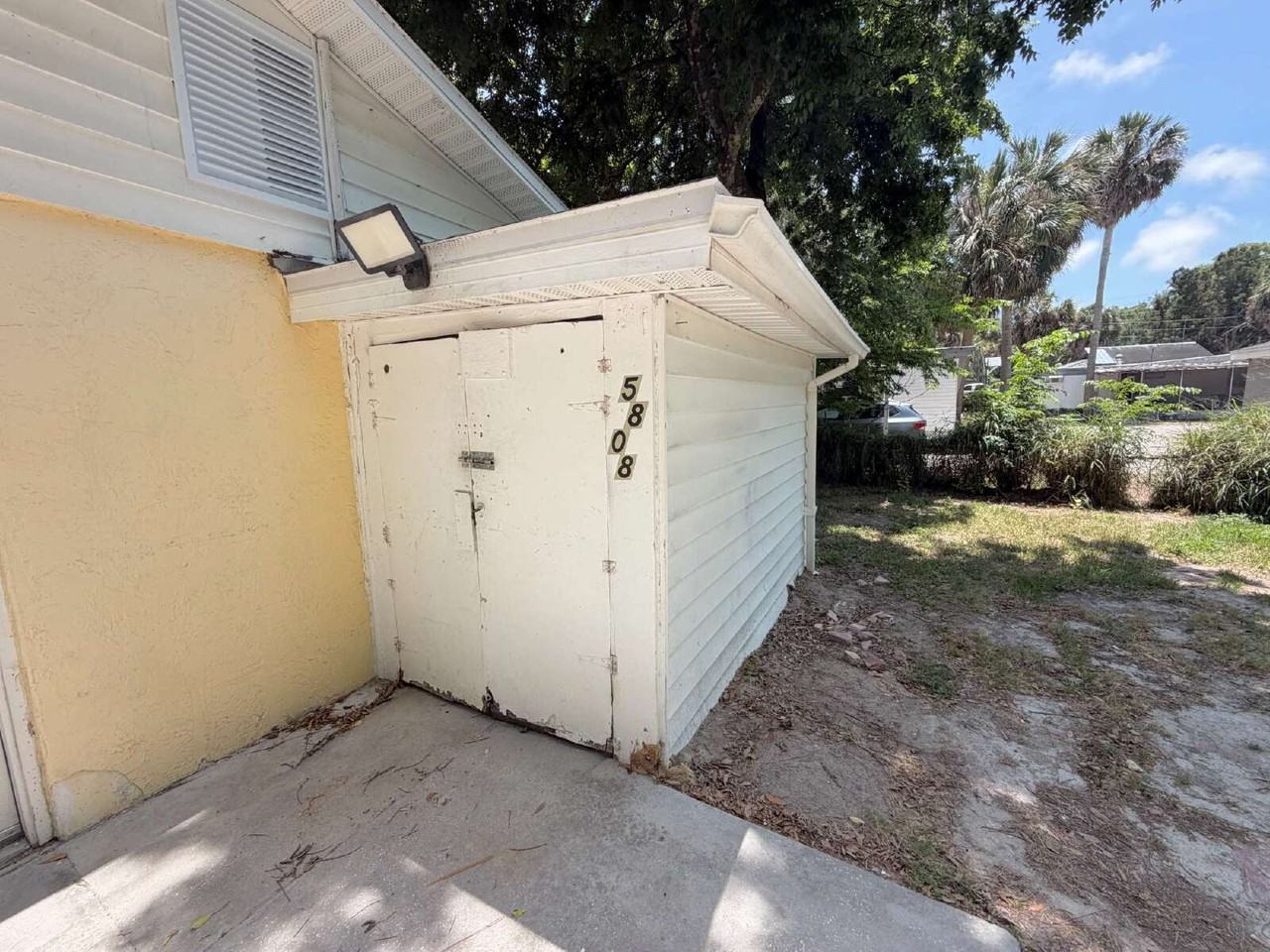 5808 Olive Dr - Photo 2 of 11