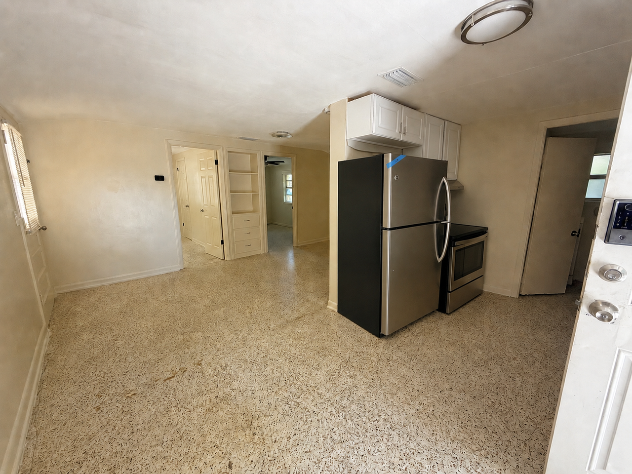 5808 Olive Dr - Photo 3 of 11
