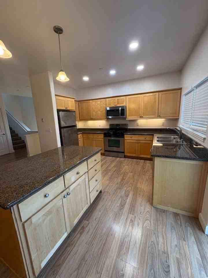 491 N Chorro St - Photo 4 of 16