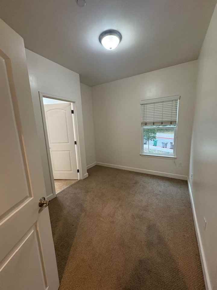 491 N Chorro St - Photo 7 of 16