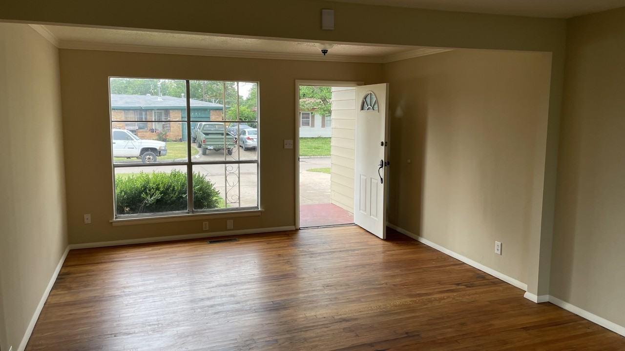 1420 S Keeler Ave - Photo 4 of 12