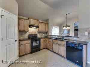 1309 Leigh Cir - Photo 2 of 2