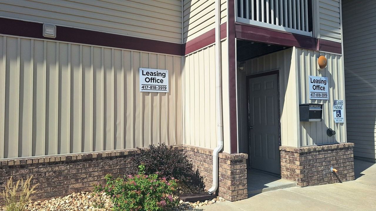 Collins Point 2 bedroom Apartment Home Ozark, MO - Photo 6 of 50
