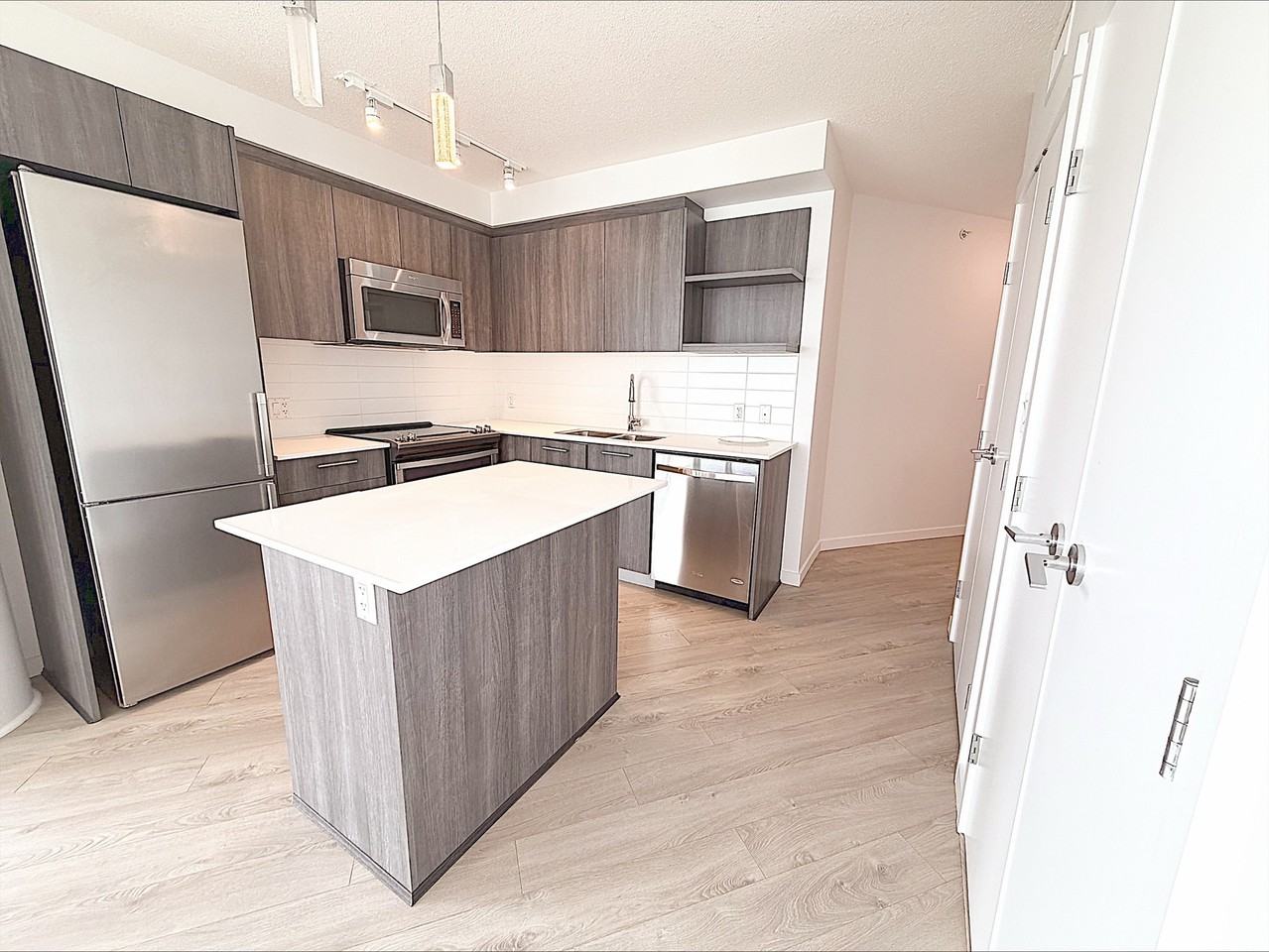 685 Pacific Blvd #603 - Photo 6 of 18