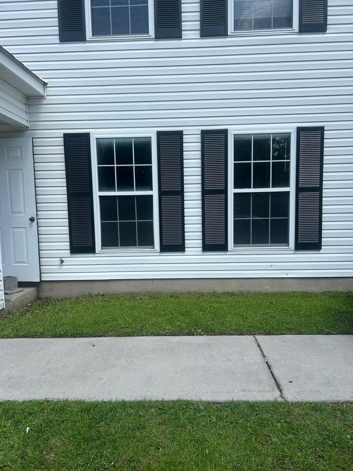 910 S Poplar Dr #D - Photo 3 of 3
