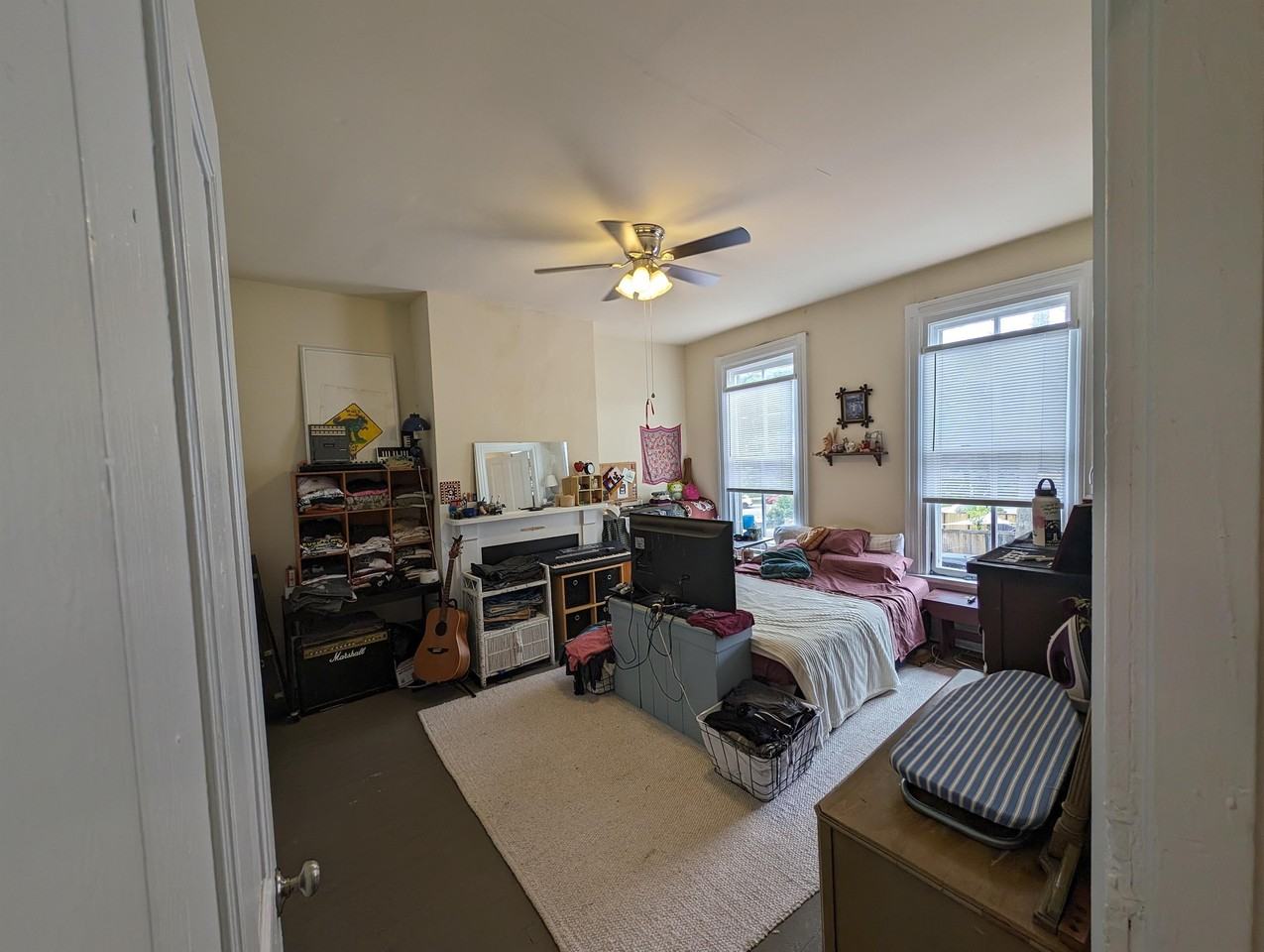 2115 E Marshall St - Photo 7 of 38