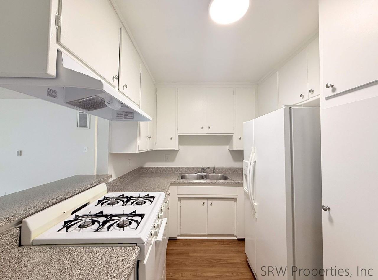 14311 Addison St - Photo 6 of 18