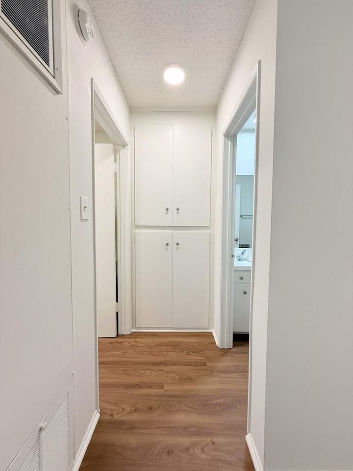 14311 Addison St - Photo 7 of 18