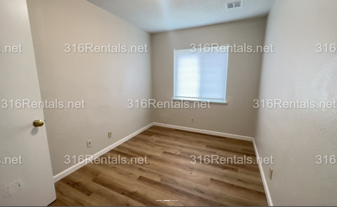1530 E 17th St N - Photo 6 of 10