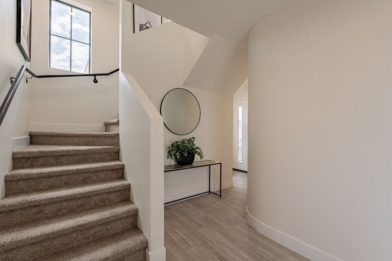 1020 E Spence Ave #1008 - Photo 4 of 36