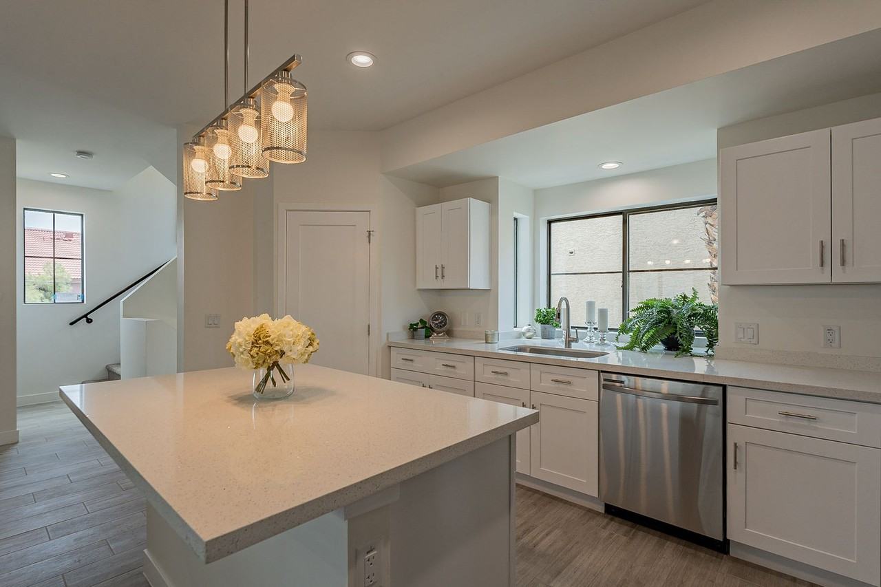 1020 E Spence Ave #1008 - Photo 5 of 36