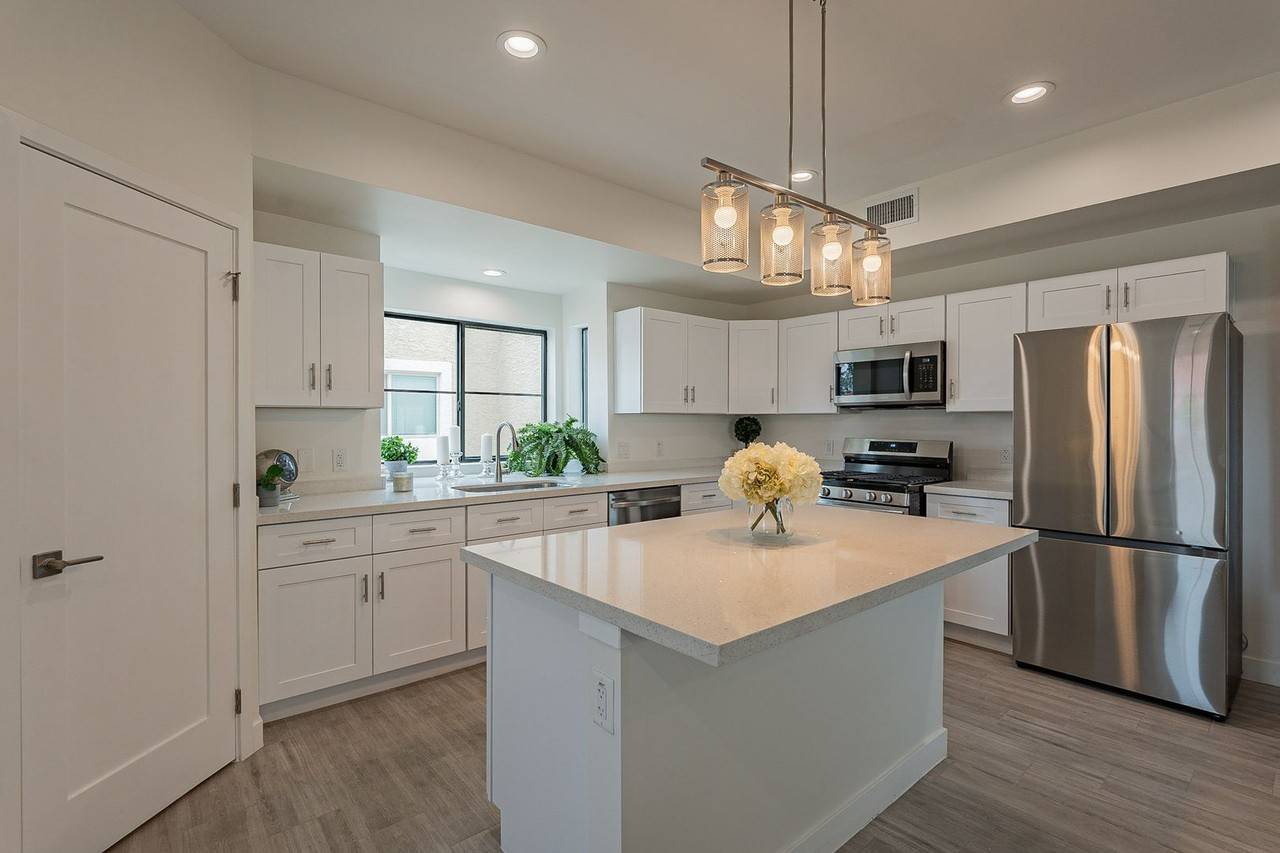 1020 E Spence Ave #1008 - Photo 7 of 36