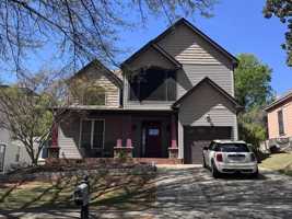 featured image of 321 N Summit Ave
