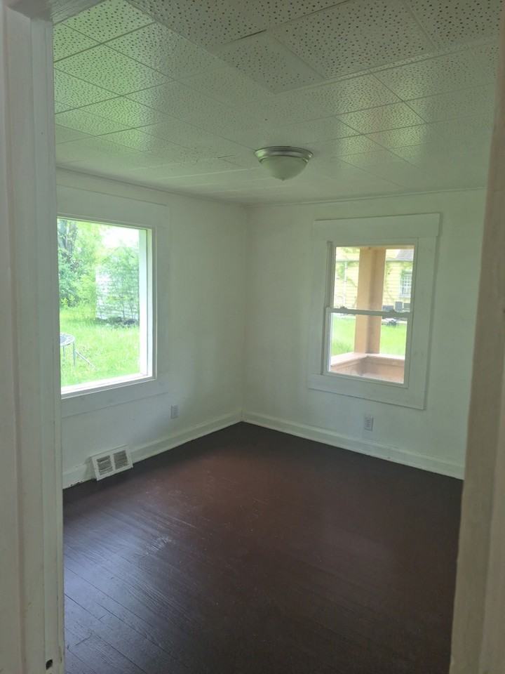 570 Almyra Ave - Photo 6 of 12