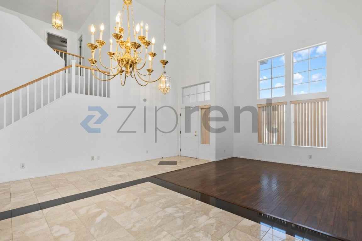 9212 W Viking Rd - Photo 6 of 48