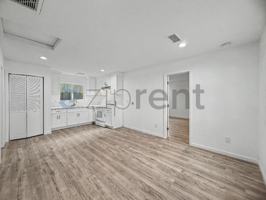 featured image of 872 W 18th St #874